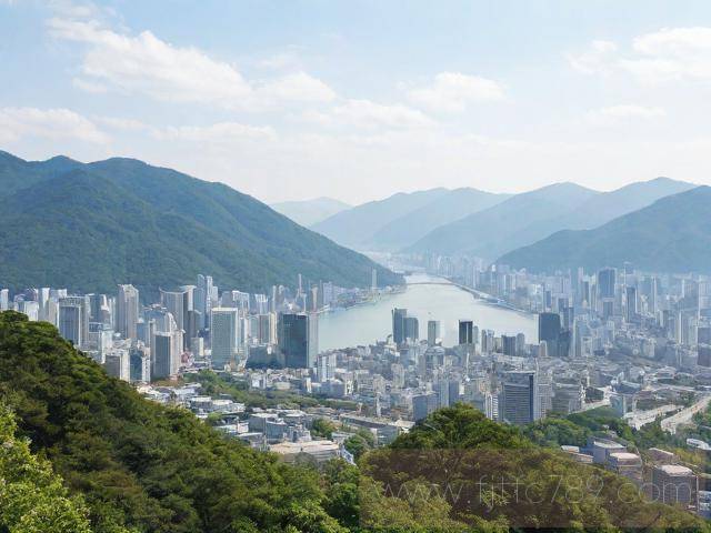 韓國探親簽證申請流程包括提交材料、面試和等待出簽，通常辦理周期為1至2個月，具體時間取決于申請人的個人情況和簽證類型。本文將詳細(xì)解析探親簽證的申請流程及出簽時間，幫助申請人順利獲得簽證。